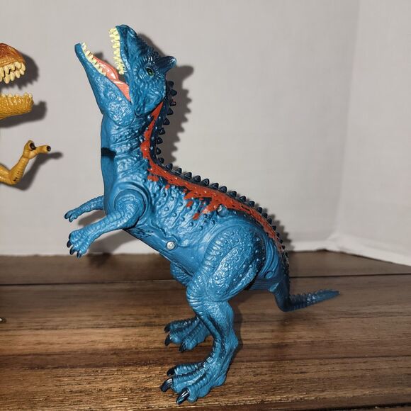 Set of 3 Light-Up & Sound Dinosaurs: T-Rex, Stegosaurus & Carnosaurs - Picture 4 of 8